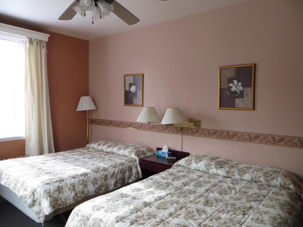 Manoir Charest Hotel Quebec City Room photo